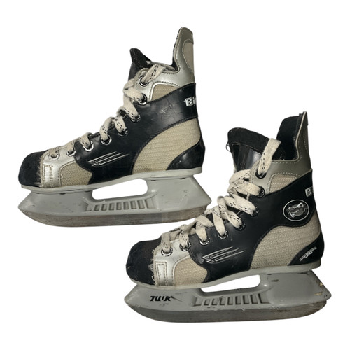 Vist Large View of Product Image Which is Used Bauer VAPOR Youth Hockey Skate Youth 12.5