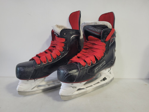 Vist Large View of Product Image Which is Used Bauer VAP X 500 Junior Hockey Skate Junior 03