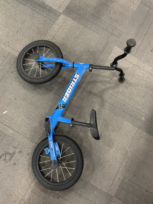 Vist Large View of Product Image Which is Used Strider BALANCE BIKE Training Wheel Bike Boys Royal Blue 20"