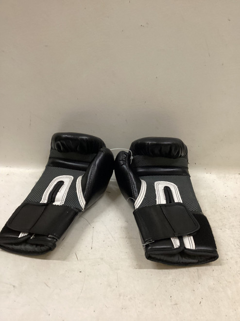 Vist Large View of Product Image Which is Used Everlast Heavy Bag Gloves Black LG