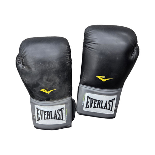 Vist Large View of Product Image Which is Used Everlast PRO STYLE TRAINING 16OZ GLOVES Boxing Gloves Black Senior