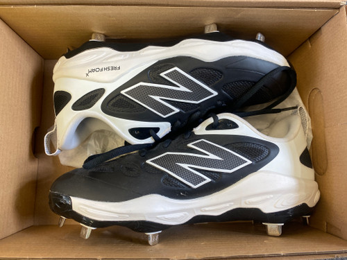 Vist Large View of Product Image Which is Used New Balance FRESH FOAM VELO BB/SB Cleats Black Senior 9.5