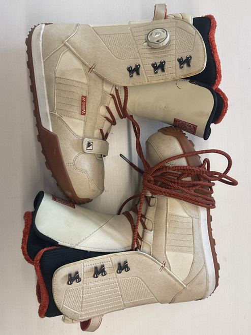 Vist Large View of Product Image Which is Used K2 DARKO Mens Snowboard Boots White Senior 10