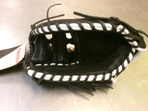 Vist Large View of Product Image Which is Used Wilson 1ST BASE TRAINER BB/SB First Base RH Throw Black 11"