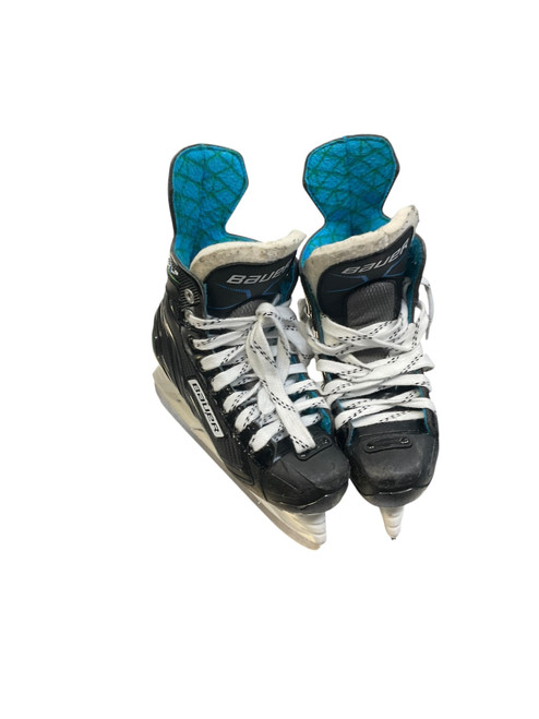 Vist Large View of Product Image Which is Used Bauer XL-P Junior Hockey Skate Junior 03