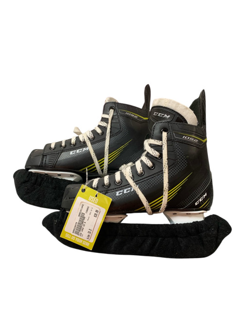 Vist Large View of Product Image Which is Used CCM 1052 SZ 6 Intermediate Hockey Skate Intermediate 6.0