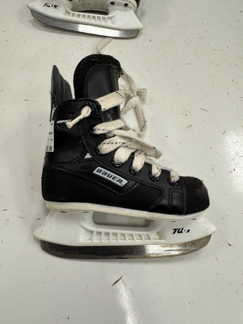Vist Large View of Product Image Which is Used Bauer IMPACT 100 Youth Hockey Skate Youth 08.0