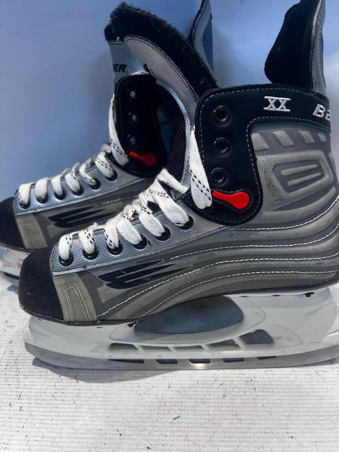 Vist Large View of Product Image Which is Used Bauer SFL VAPOR Youth Hockey Skate Youth 08.5