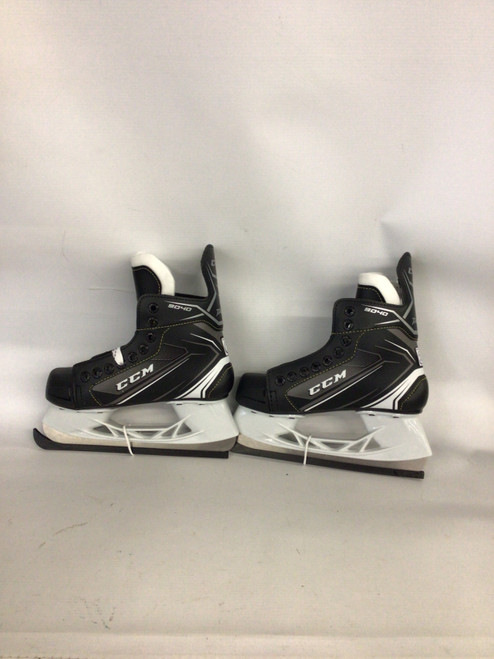Vist Large View of Product Image Which is Used CCM 9040 Junior Hockey Skate Junior 02