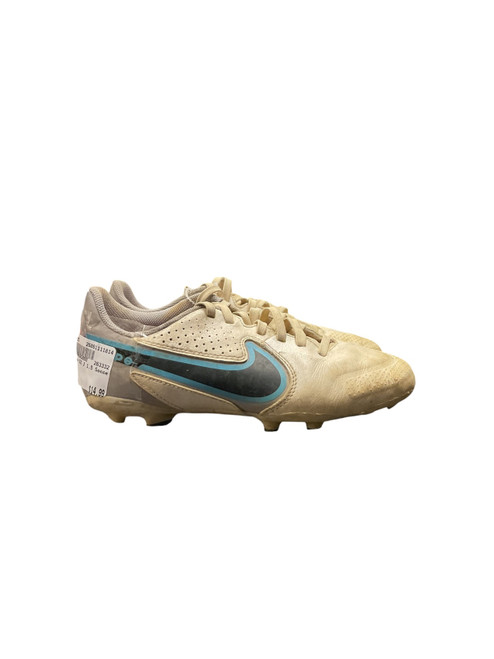 Vist Large View of Product Image Which is Used Nike Soccer Cleats White Junior 01.5