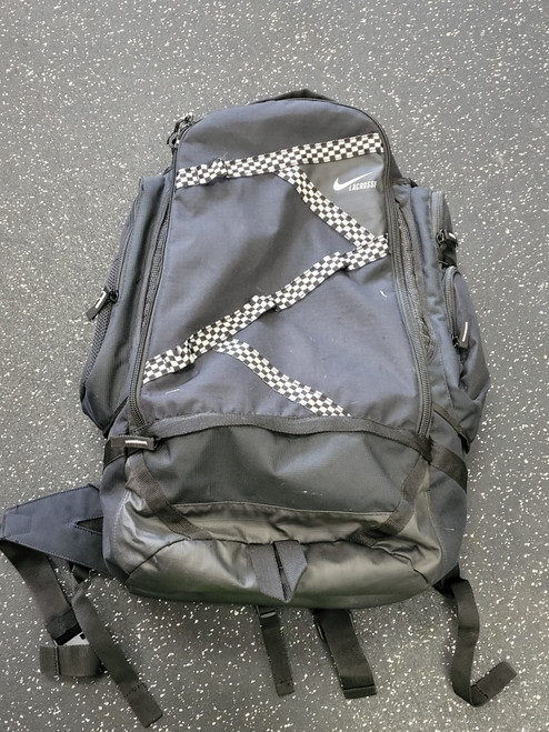 Vist Large View of Product Image Which is Used Nike Player Carry Bag Black