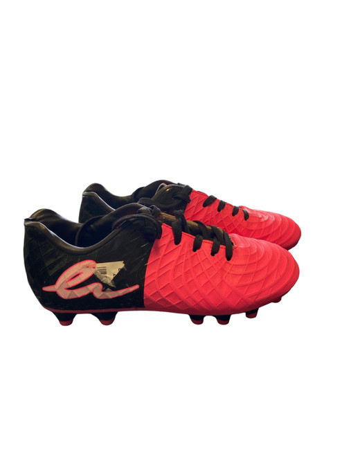 Vist Large View of Product Image Which is Used Eletto Soccer Cleats Pink Junior 05