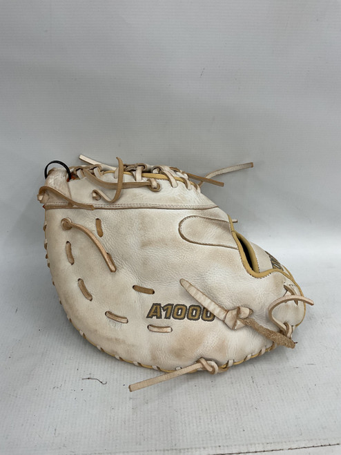 Vist Large View of Product Image Which is Used Wilson A1000 A10RF221620 BB/SB First Base RH Throw White 12 1/2"