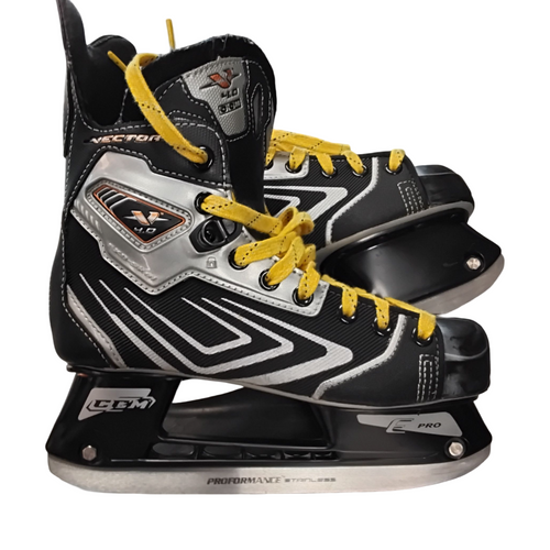 Vist Large View of Product Image Which is Used CCM VECTOR 4.0 Intermediate Hockey Skate Intermediate 4.5