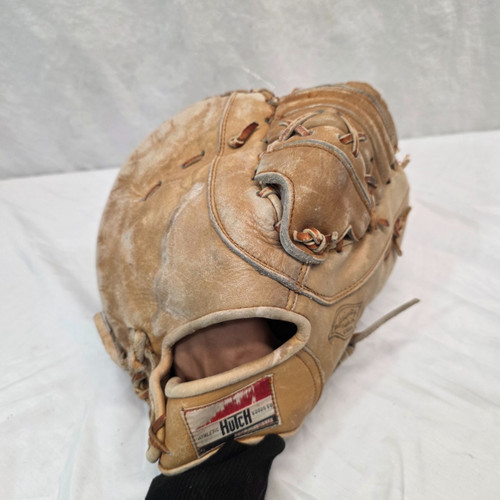 Vist Large View of Product Image Which is Used HUTCH B620 BB/SB First Base RH Throw Tan 11"