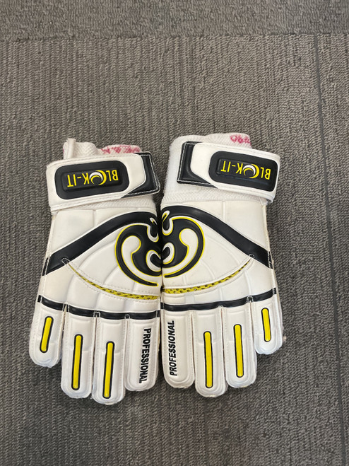 Vist Large View of Product Image Which is Used BLOCK IT GOALIE GLOVES Soccer Goalie Gloves Yellow 4