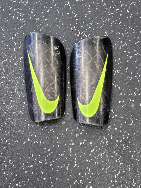 Vist Large View of Product Image Which is Used Nike Soccer Shin Guards Junior Black SM