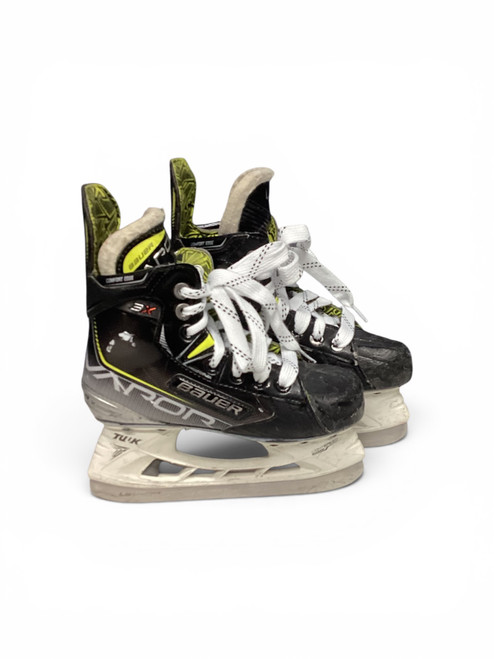 Vist Large View of Product Image Which is Used Bauer 3X Junior Hockey Skate Junior 01.5