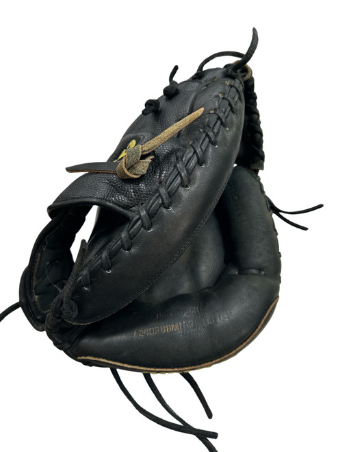 Vist Large View of Product Image Which is Used Wilson A2403BBM1SS RHT MITT BB/SB Catchers RH Throw Black 33 1/2"