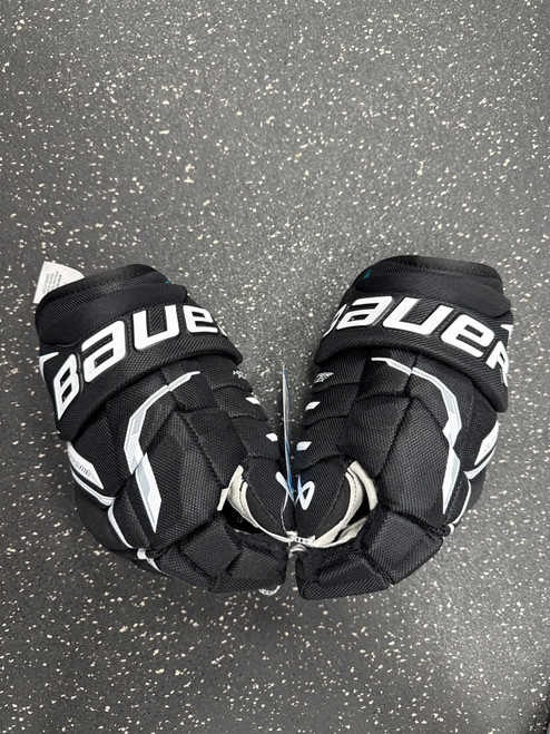 Vist Large View of Product Image Which is New BAUER SUPREME FUSE GLOVE INT-12.5"