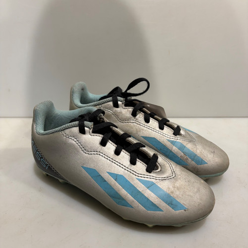 Vist Large View of Product Image Which is Used Nike Soccer Cleats Grey Junior 01