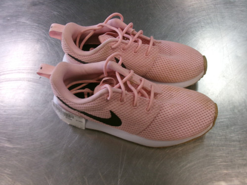 Vist Large View of Product Image Which is Used Nike Jr Golf Shoes Pink Junior 01