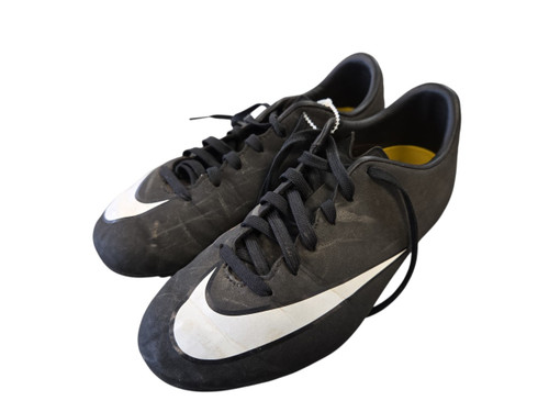Vist Large View of Product Image Which is Used Nike MERCURIAL CR7 Soccer Cleats Black Junior 01.5