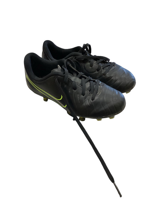 Vist Large View of Product Image Which is Used Nike Soccer Cleats Lime And Black Junior 01
