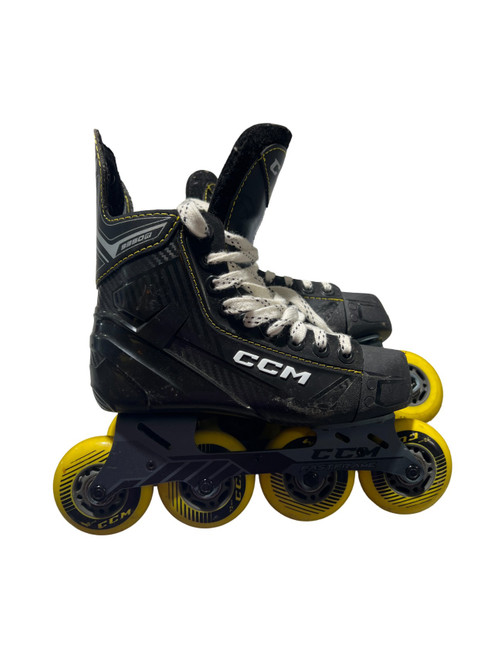 Vist Large View of Product Image Which is Used CCM 9350R Junior Aggressive Skates Black Junior 02