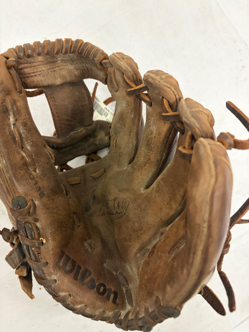 Vist Large View of Product Image Which is Used Wilson A800 BB/SB Glove RH Throw Brown 11 1/2"