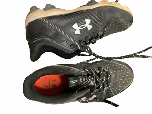 Vist Large View of Product Image Which is Used Under Armour LEADOFF BB/SB Cleats Black Junior 03