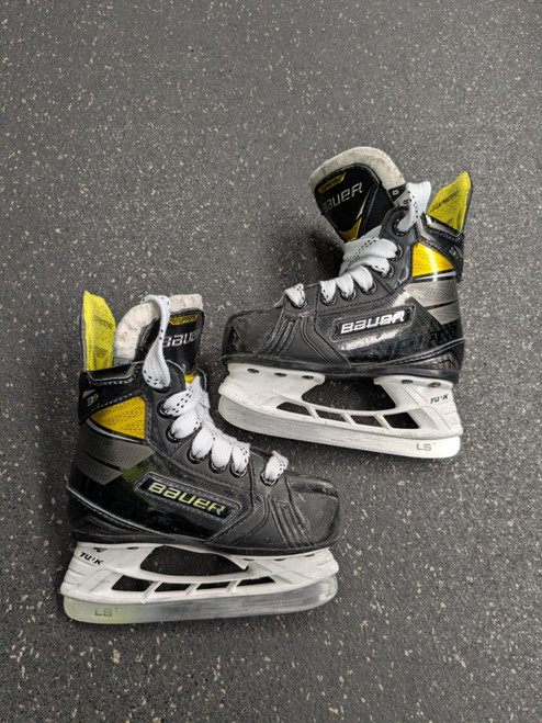Vist Large View of Product Image Which is Used Bauer 3S PRO Youth Hockey Skate Youth 08.0