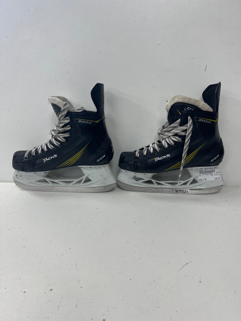 Vist Large View of Product Image Which is Used CCM TACKS 2052 Junior Hockey Skate Junior 05