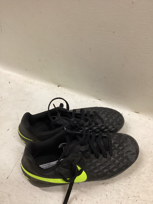 Vist Large View of Product Image Which is Used Nike Soccer Cleats Black And Neon Green Junior 03