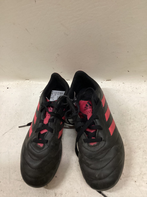 Vist Large View of Product Image Which is Used Nike Soccer Cleats Black And Pink Junior 01