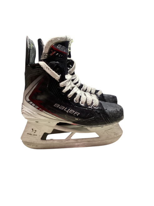 Vist Large View of Product Image Which is Used Bauer VAPOR FLY40 SKATE Junior Hockey Skate Junior 04.5