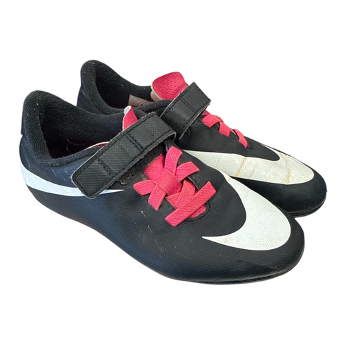 Vist Large View of Product Image Which is Soccer cleats