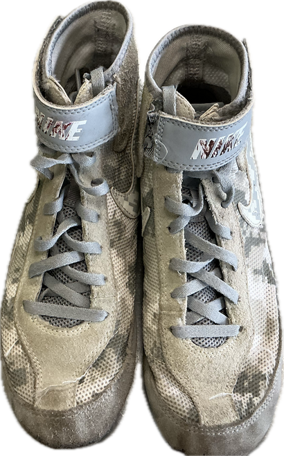 Vist Large View of Product Image Which is Used Nike Wrestling Shoes White Senior 6