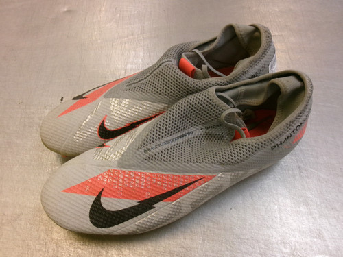 Vist Large View of Product Image Which is Used Nike Soccer Cleats Grey Senior 12