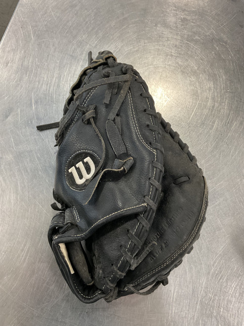 Vist Large View of Product Image Which is Used Wilson A360 BB/SB Catchers RH Throw Black 31 1/2"