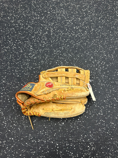 Vist Large View of Product Image Which is Used Mizuno MT 2070 BB/SB Glove RH Throw Brown 12"