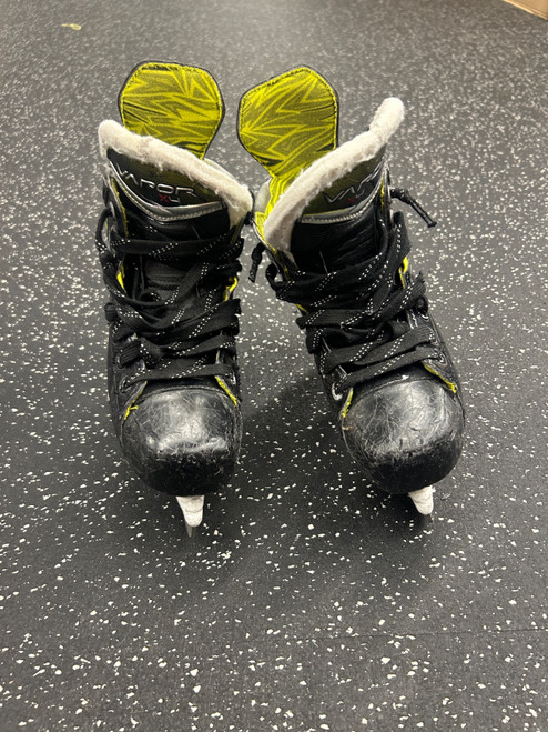 Vist Large View of Product Image Which is Used Bauer VAPOR X4 Youth Hockey Skate Youth 13.5