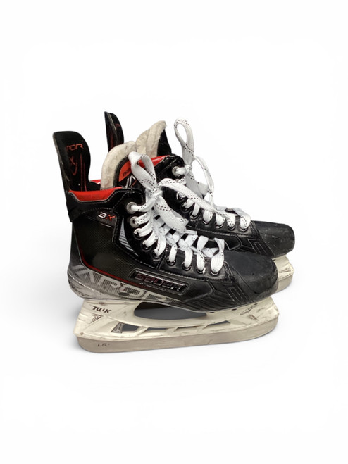 Vist Large View of Product Image Which is Used Bauer 3X Junior Hockey Skate Junior 04.5