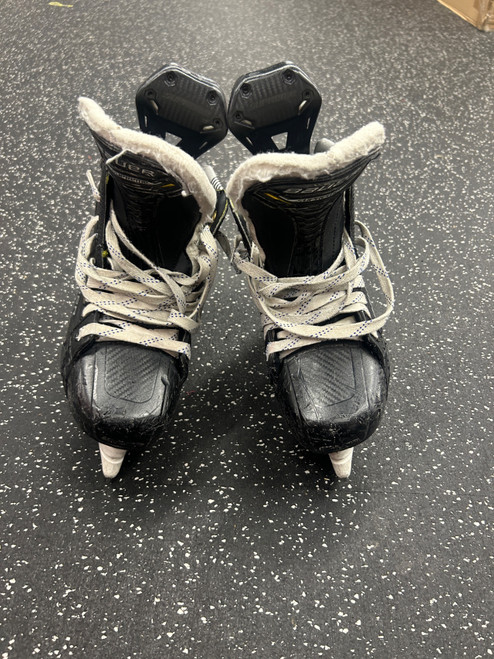 Vist Large View of Product Image Which is Used Bauer M5 PRO Intermediate Hockey Skate Intermediate 5.0