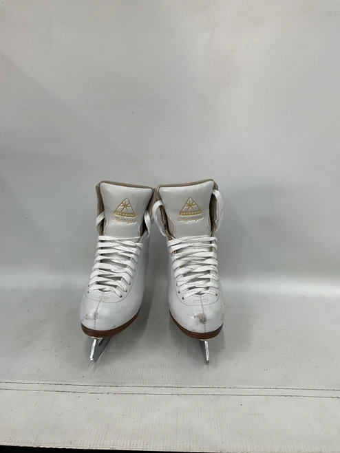 Vist Large View of Product Image Which is Used ULTIMA MARK2 Girls Figure Skate White Junior 02
