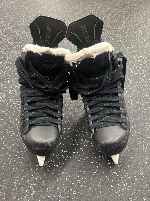 Vist Large View of Product Image Which is Used CCM RIBCORE 50K Junior Hockey Skate Junior 04.5