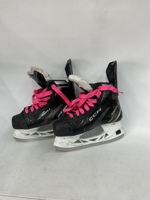 Vist Large View of Product Image Which is Used CCM AS580 Junior Hockey Skate Junior 02