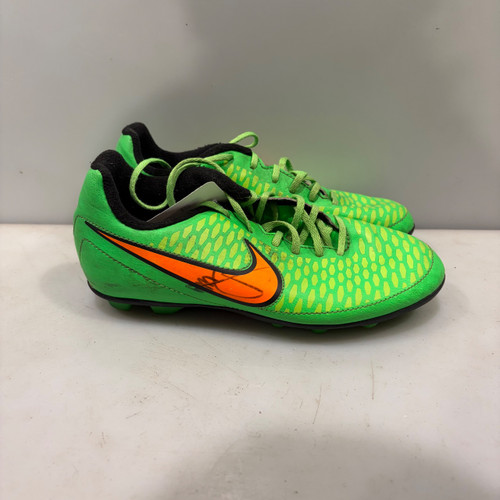 Vist Large View of Product Image Which is Used Nike Soccer Cleats Green Junior 01