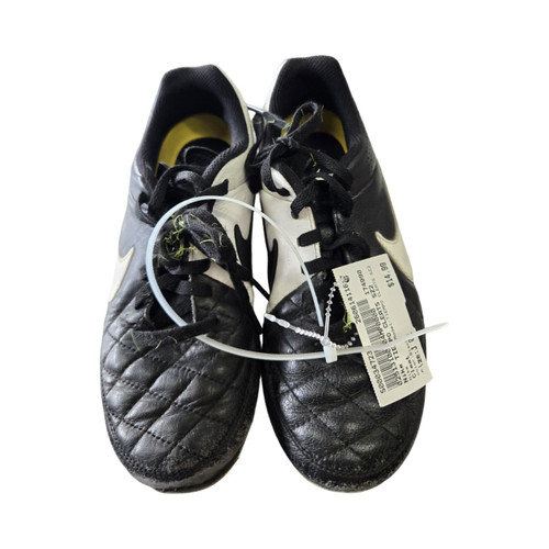 Vist Large View of Product Image Which is Used Nike TIEMPO CLEATS SZ2 Soccer Cleats Black Junior 02