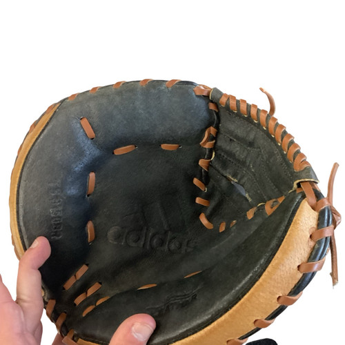 Vist Large View of Product Image Which is Used Adidas CATCHERS MITT BB/SB Catchers LH Throw Brown 31 1/2"